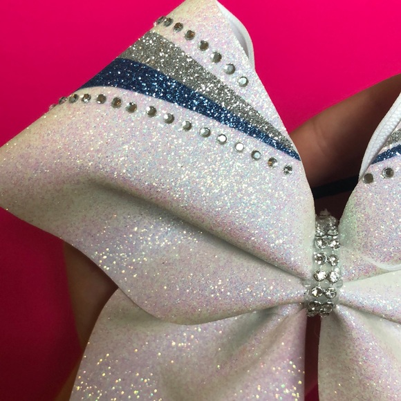 Cheer bow - Picture 2 of 2